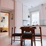 Citystay Srodmiescie Z Sauna דירה גדינייה