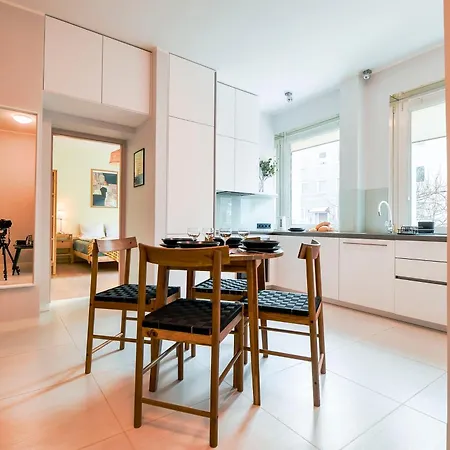Citystay Srodmiescie Z Sauna דירה גדינייה